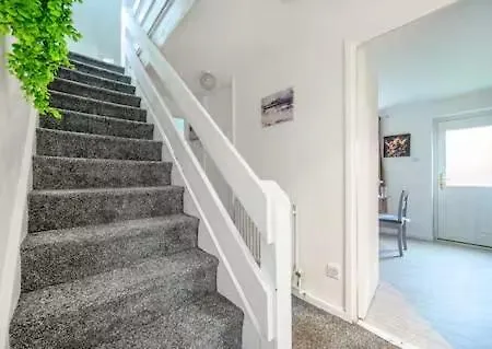 Homestay Affordable Single Ls16 Near Leeds (West Yorkshire)