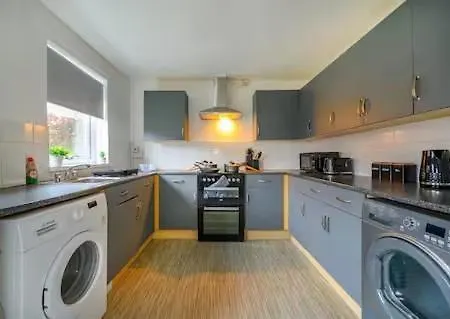 Homestay Affordable Single Ls16 Near