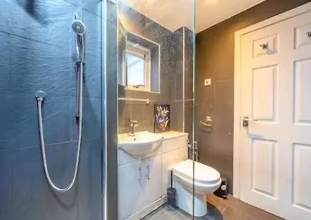 Affordable Single Ls16 Near Leeds (West Yorkshire)