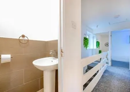 Affordable Single Ls16 Near * Leeds (West Yorkshire)