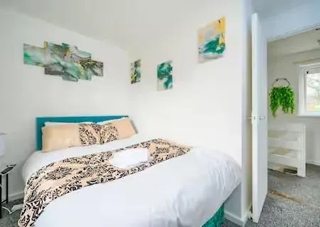 Affordable Single Ls16 Near Homestay Leeds (West Yorkshire)